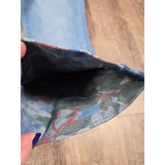 Chico's Perfect Stretch Girlfriend Floral Print Cuffed Slim Leg Jeans 1.5 - 10 - Picture 3 of 6